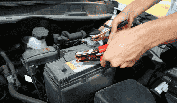 Vérifier état général batterie voiture